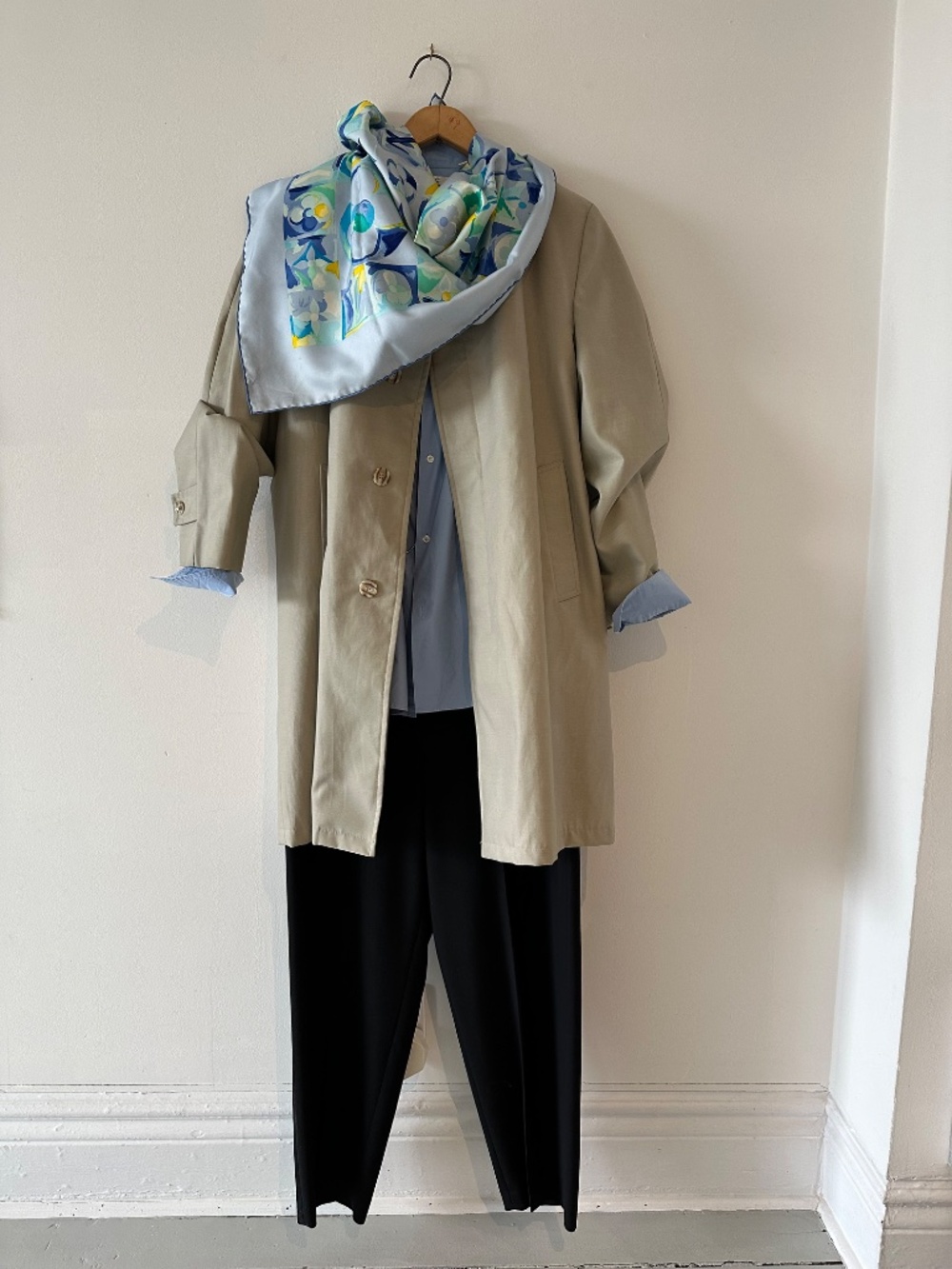 Vintage wool lined, water resistant trench coat - Picture 2 of 13